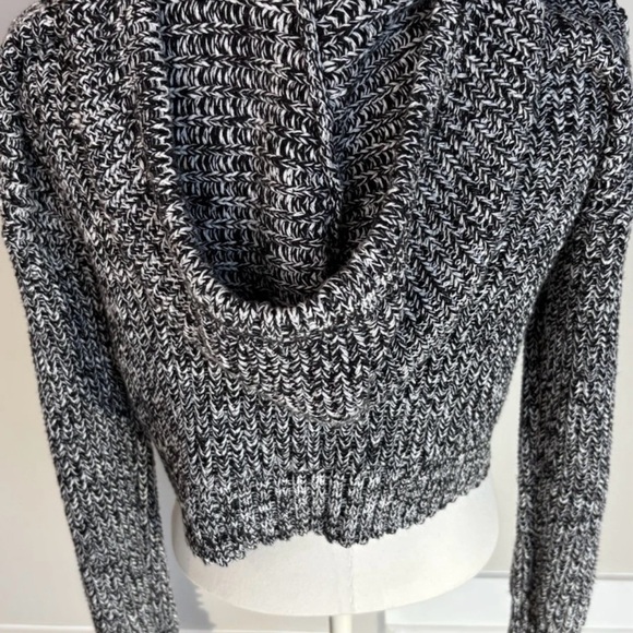 Aero Cropped Hooded Pullover Sweater Black White Small - Picture 4 of 8